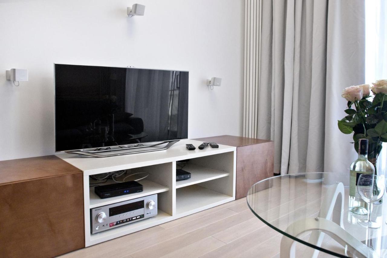 ורשה Triton Park Accommodation By P&O Serviced Apartments מראה חיצוני תמונה